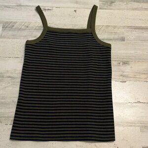 Old navy tank. XL